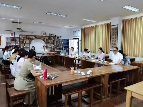 文化傳播與藝術(shù)設(shè)計學(xué)院 打造精品課程套餐包，以文化藝術(shù)交流策劃提升工科生人文素養(yǎng)